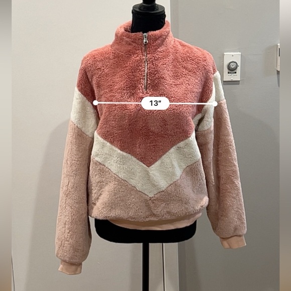 Pink and white fuzzy pullover - Picture 4 of 5